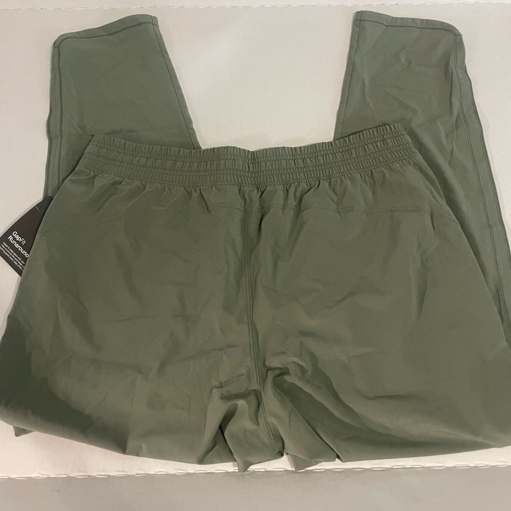 GAPFit Runaround High Rise Tapered Pants Olive Green SPF 50 | M | NWT - Picture 4 of 5